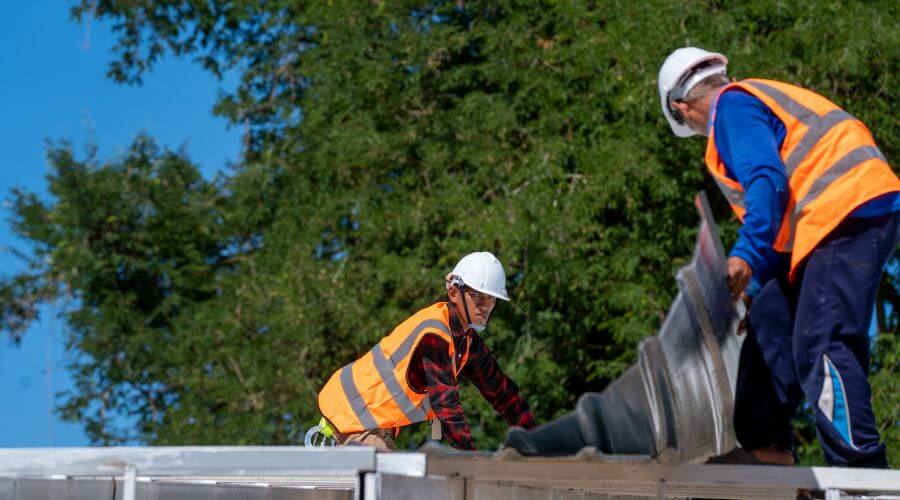 Professional gutter cleaning in Secaucus, NJ